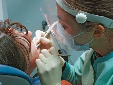 curso de auxiliar de clínica dental